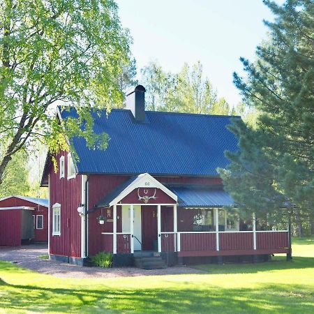 Orsastuguthyrning-Born Villa Екстериор снимка