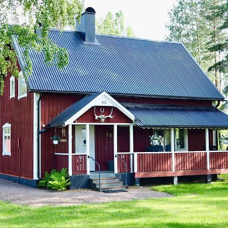 Orsastuguthyrning-Born Villa Екстериор снимка