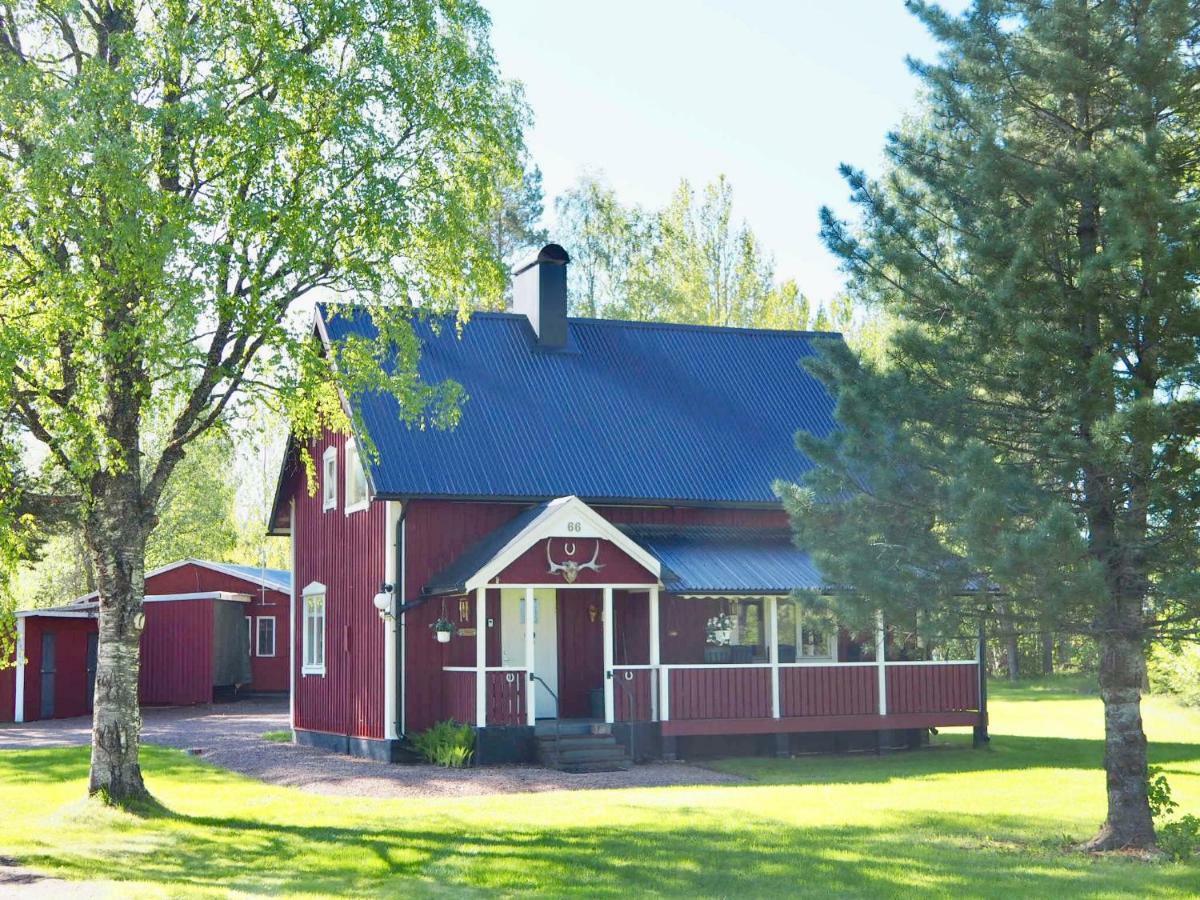 Orsastuguthyrning-Born Villa Екстериор снимка
